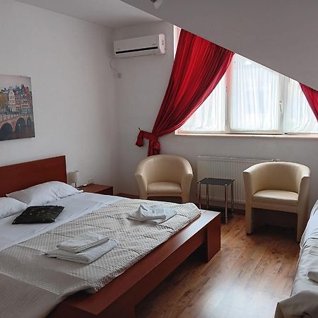 Hotel Vila Veneto Тімішоара Екстер'єр фото