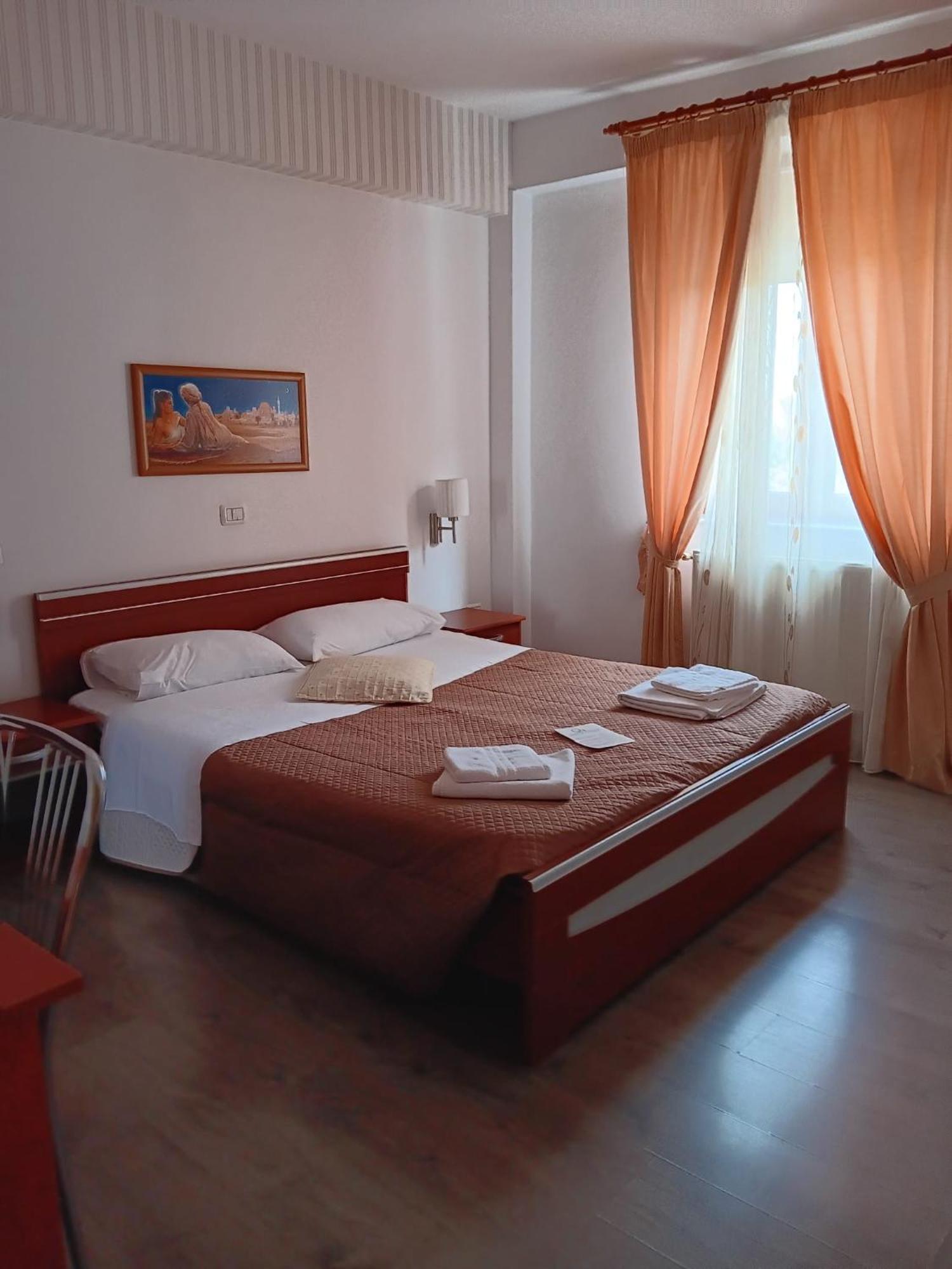 Hotel Vila Veneto Тімішоара Екстер'єр фото